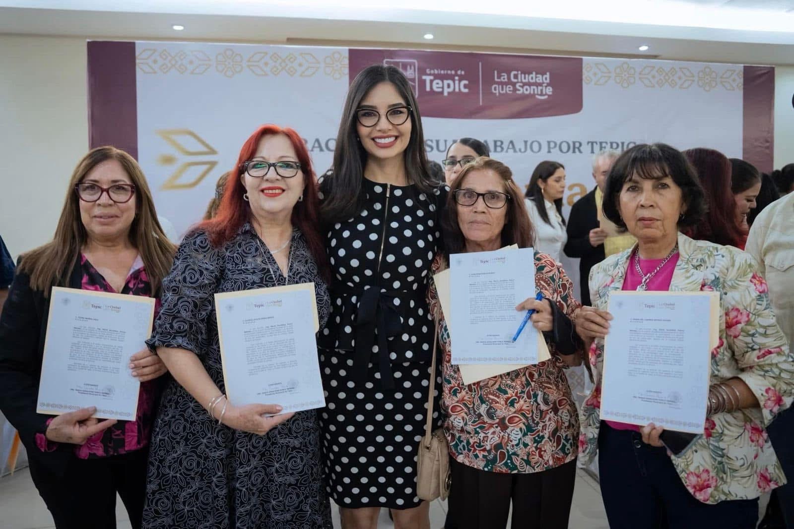 Gobierno de TepicSe jubilan 50 trabajadores de Tepic; Geraldine les reconoce sus décadas de servicio