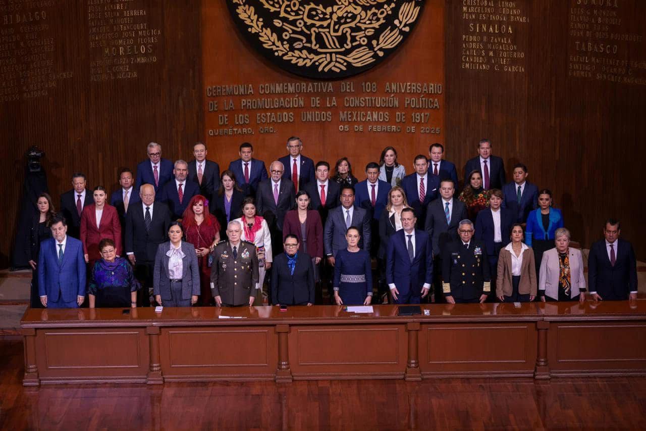 Celebrando la unidad en el aniversario de la Constitución