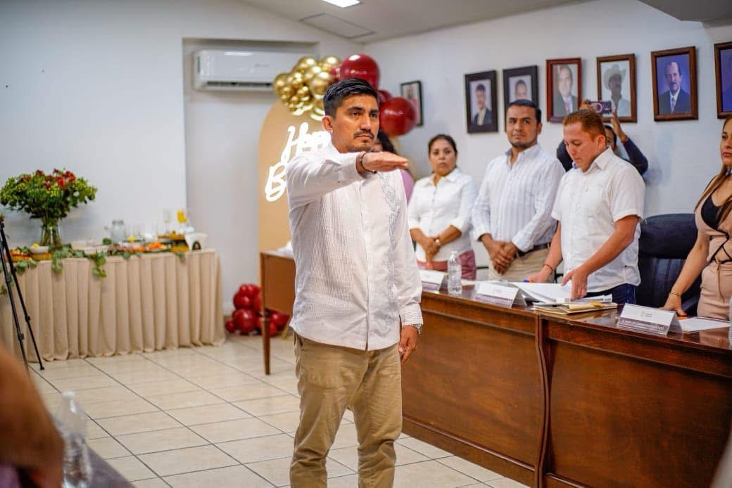 Gobierno de Bahía de BanderasCabildo de Bahía de Banderas aprueba iniciativas para fortalecer infraestructura, administración y bienestar social*