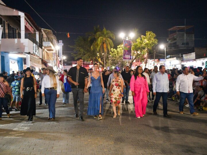 La Edición 2025 del Carnaval de La Peñita de JaltembaCierra ¡EN GRANDE!