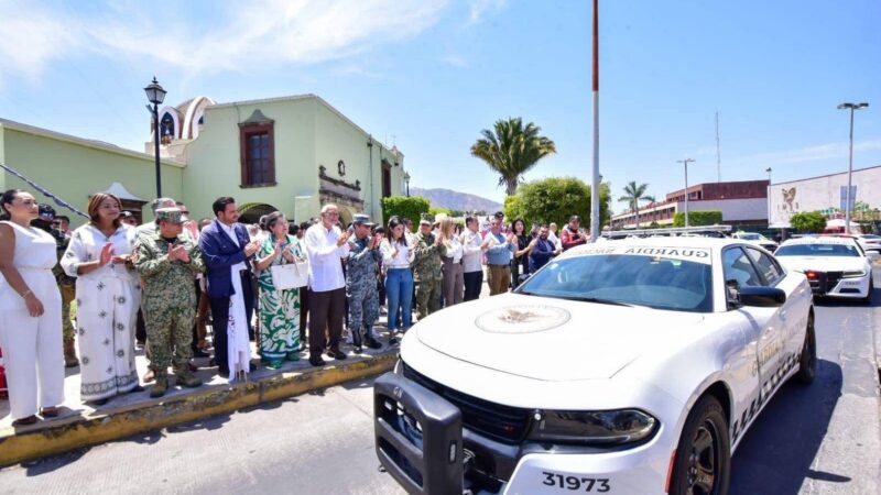 Este jueves, el gobernador del estado, Miguel Ángel Navarro , acompañado de autoridades estatales, federales y municipales, dio inicio al Operativo Vacacional 2025, con el objetivo de recibir a turistas y locales que disfrutarán de las bellezas naturales de Nayarit.