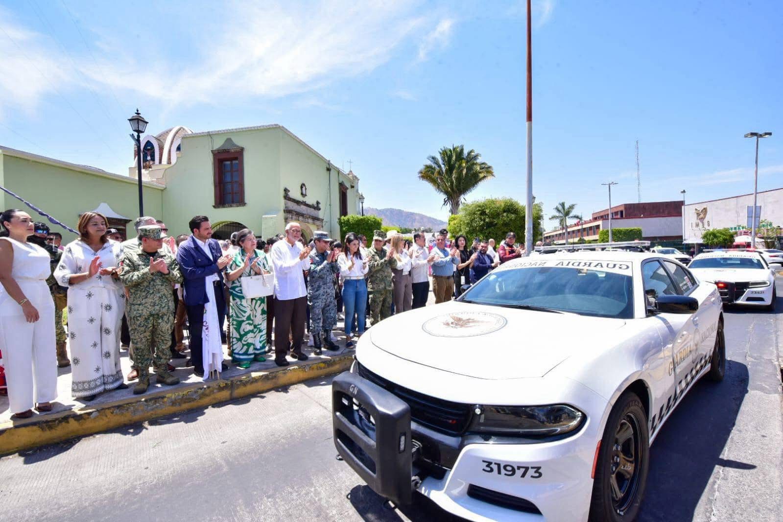 Este jueves, el gobernador del estado, Miguel Ángel Navarro , acompañado de autoridades estatales, federales y municipales, dio inicio al Operativo Vacacional 2025, con el objetivo de recibir a turistas y locales que disfrutarán de las bellezas naturales de Nayarit.